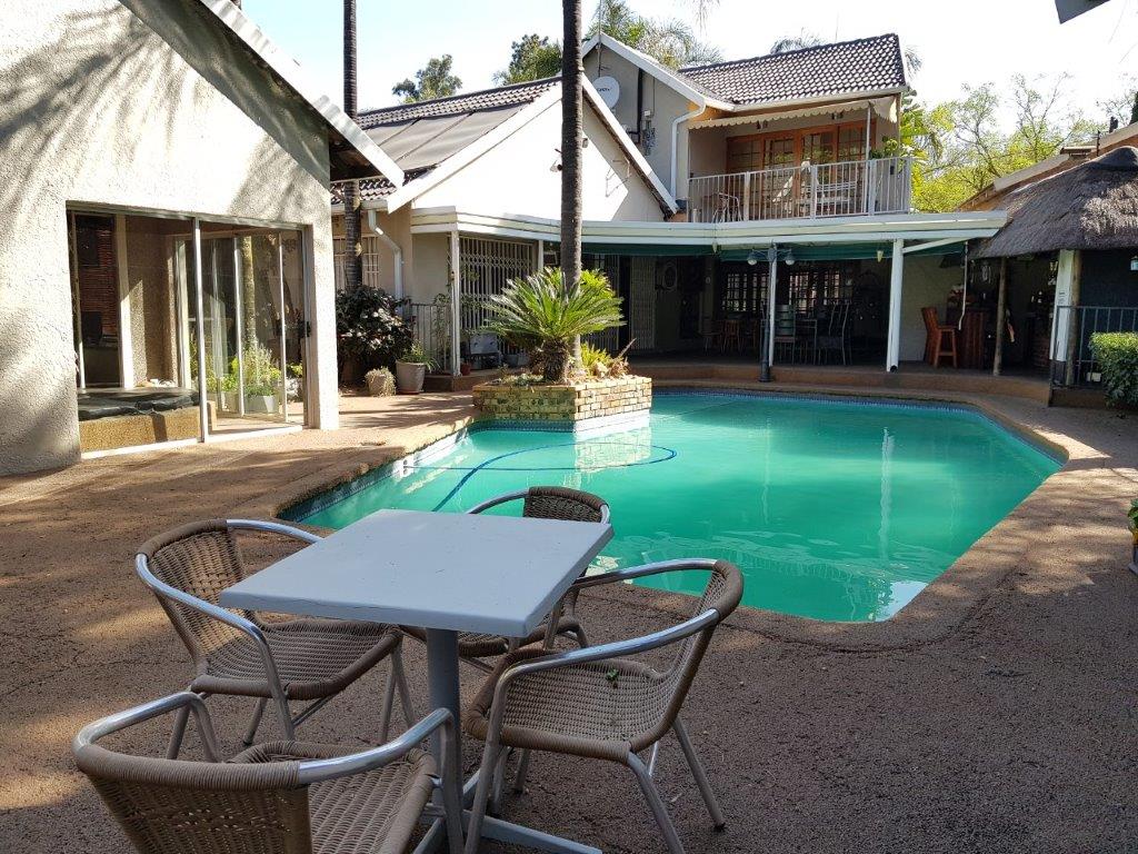 Whara-Whara Guesthouse in Honeydew, South Africa